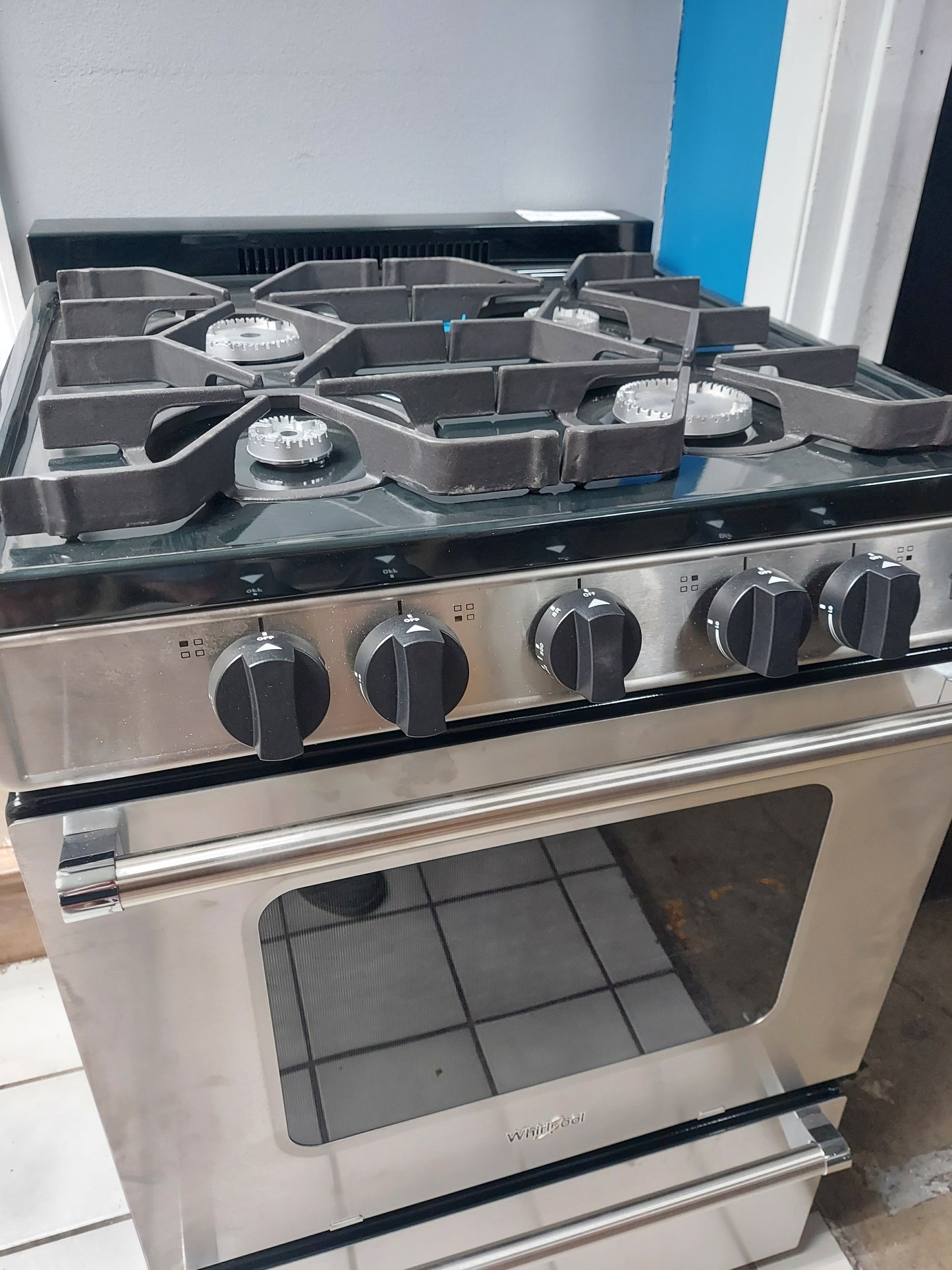 Whirlpool Stainless Steel 24-inch Freestanding Gas Range with Sealed Burners WFG500M4HS