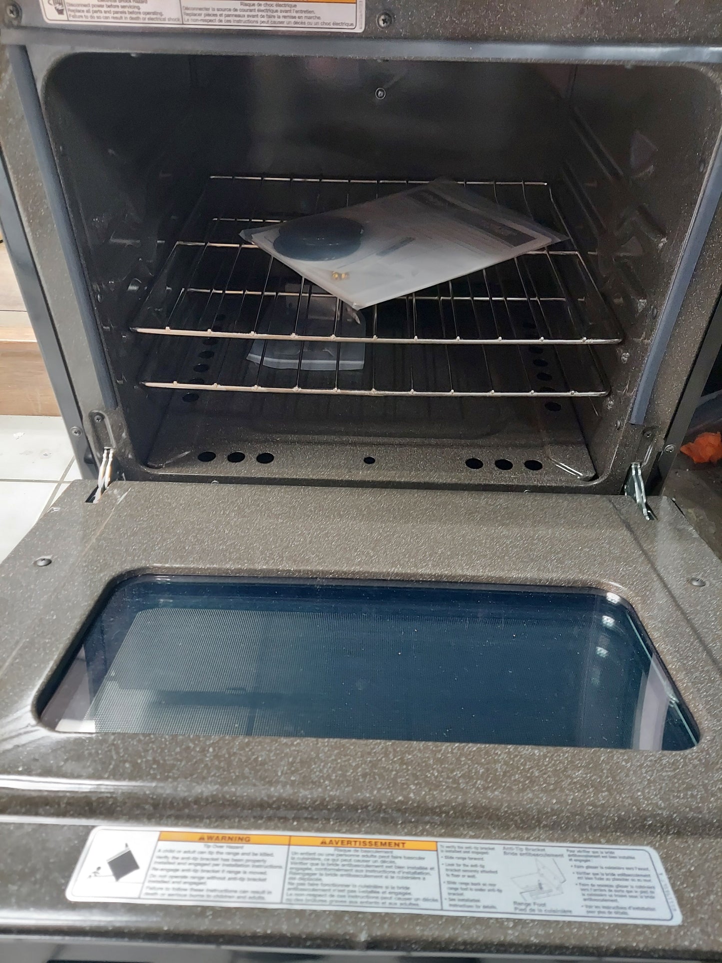 Whirlpool Stainless Steel 24-inch Freestanding Gas Range with Sealed Burners WFG500M4HS