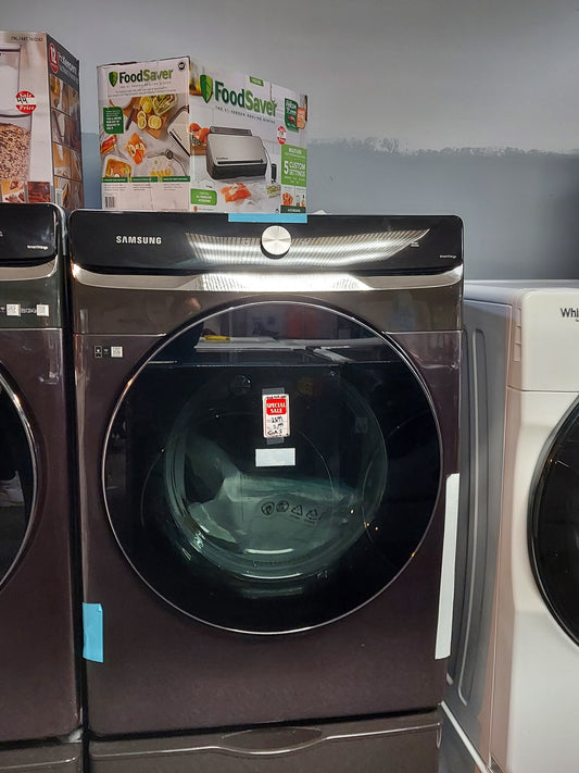 Samsung 7.5 cu. ft. Smart Dial Gas Dryer with Super Speed Dry in Brushed Black DVG50A8800V