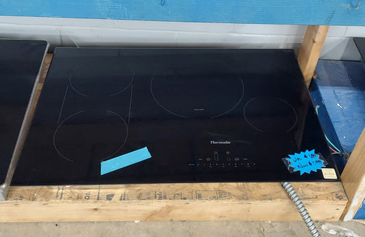 Thermador Masterpiece Series (CET305TB) 30 Inch Electric Cooktop with 4 Element
