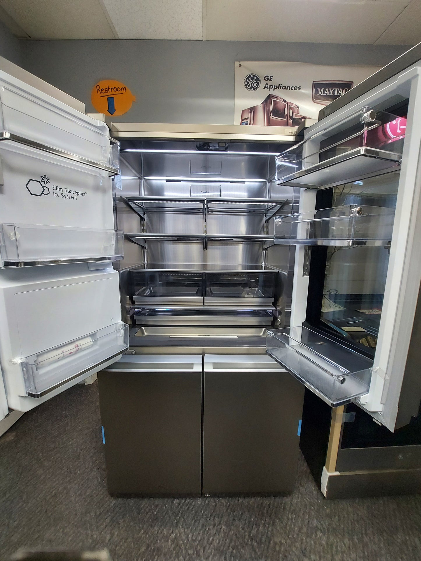 LG SIGNATURE 23 cu. ft. Smart wi-fi Enabled InstaView™ Door-in-Door® Counter-Depth Refrigerator (URNTC2306N)