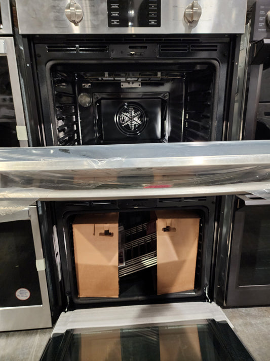 Bosch 30 Inch Double Electric Wall Oven with 4.6 cu. ft. 500 Series (HBL5651UC)